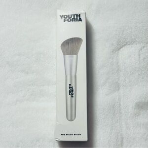 YOUTHFORIA 102 BLUSH BRUSH - NIB